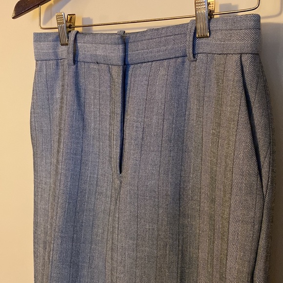 695. Aritzia| Babaton Agency Trousers. Grey striped. 6 - Picture 6 of 13